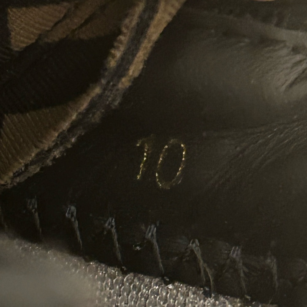 Fendi Flow Slip-on Moonlight - Picture 5 of 9